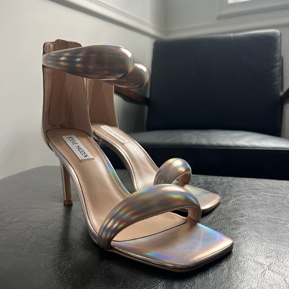 Steve Madden Partay Ankle Strap Sandal, Iridescent, Size 8 - Picture 3 of 7